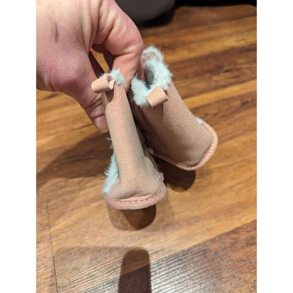 Carter's soft fur lined baby booties 3-6m - Picture 4 of 5